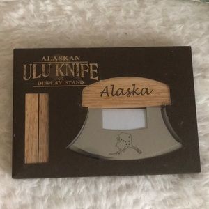 Alaskan ulu knife with display